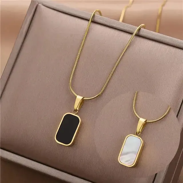 Antitarnish 18K Gold Plated Double Sided Gold Necklace With Black And White Pendant