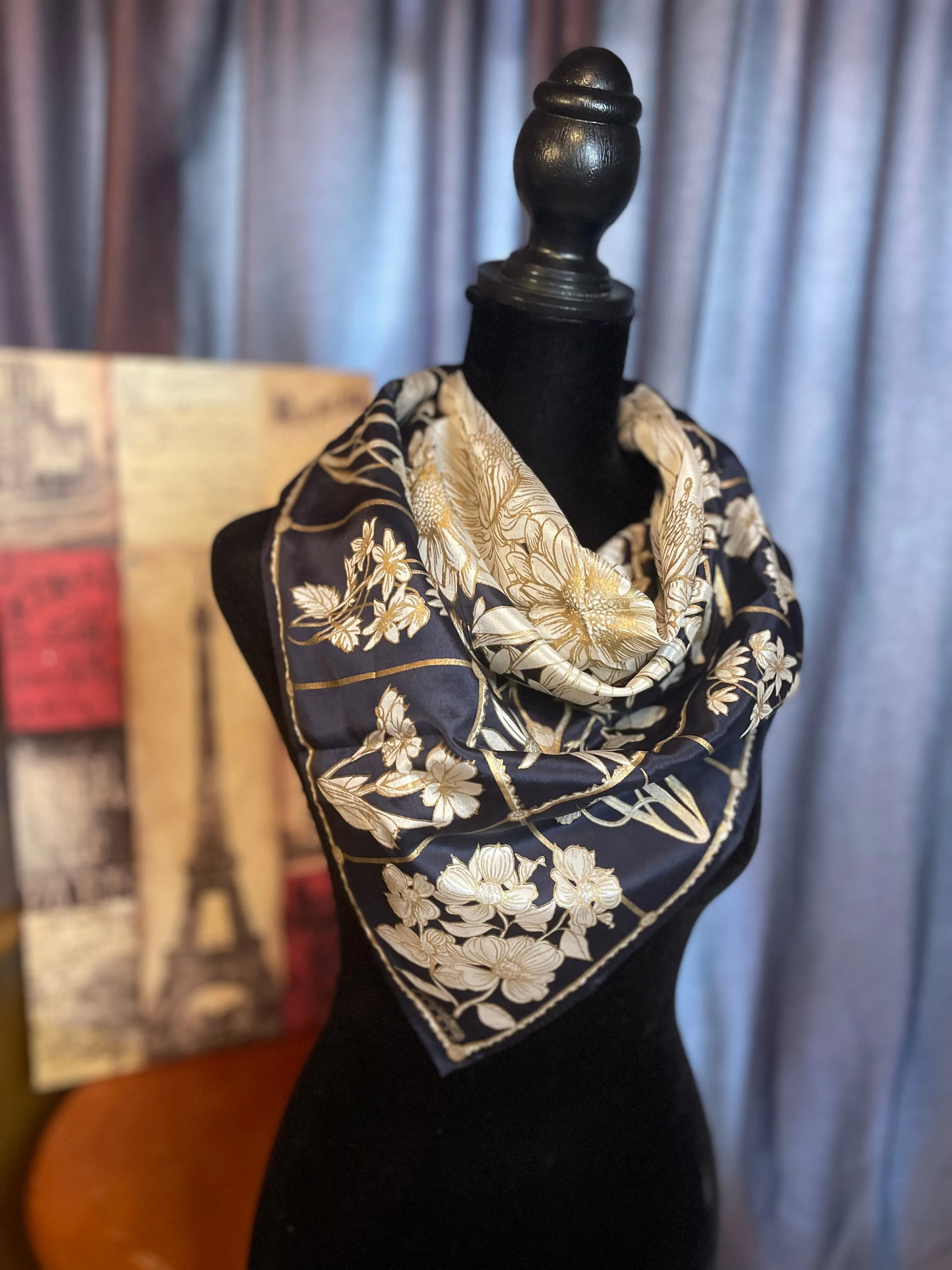 Designer, Vintage Oscar De La Renta Silk Scarf